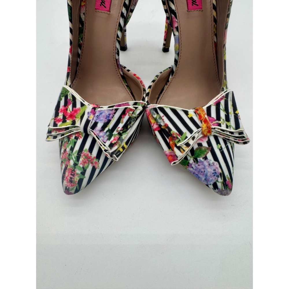 Women's Betsey Johnson Heels Size 8.5 Size Floral Black White Stripes - Picture 2 of 11